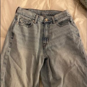 American eagle mom jeans